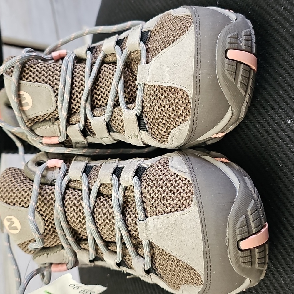 Merrell Women's Taupe Mesh Hiking Sandals with Pink Accents - Picture 2 of 7